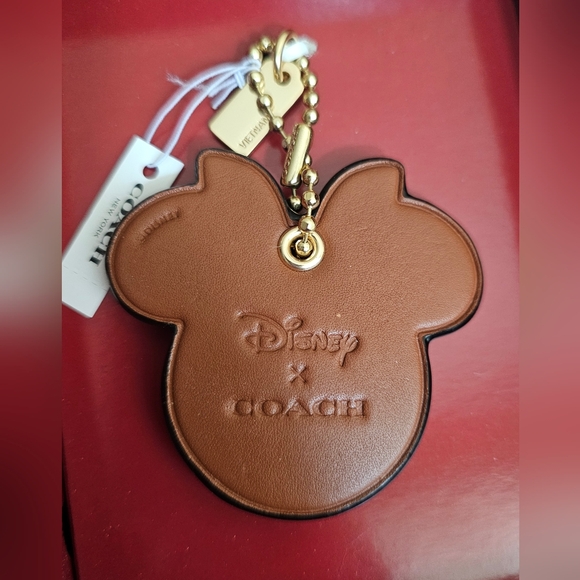 Minnie/ Coach Hangtag - Picture 4 of 4